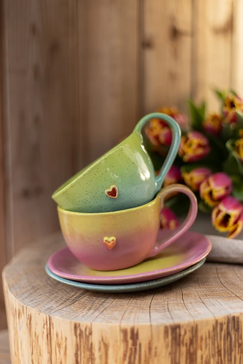 filiżanki ceramiczne 300 ml limonkowo turkusowa i limonkowo różowa ze złotym serduszkiem z afirmacją zestaw filiżanek ręcznie robionych na prezent